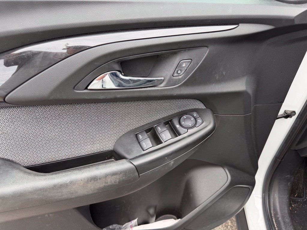 Used 2021 Chevrolet TrailBlazer LT w/ Convenience Package FWD image 22