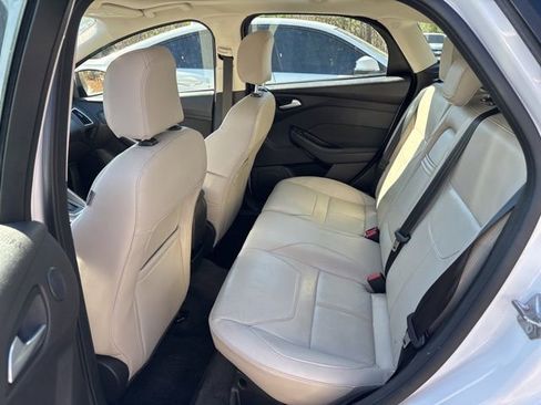 Used 2015 Ford Focus Titanium image 11