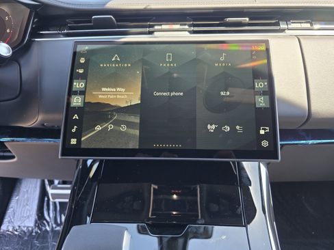New 2026 Land Rover Range Rover Sport Dynamic SE AWD/4WD image 16