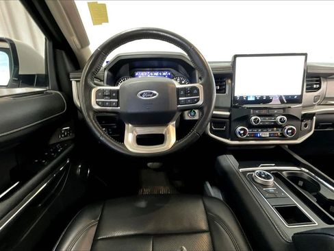 Used 2024 Ford Expedition XLT image 14