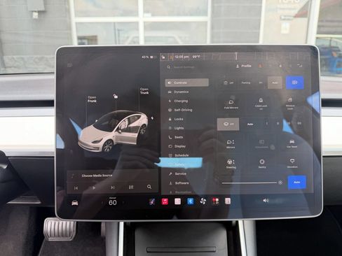 Used 2020 Tesla Model 3 Long Range AWD/4WD image 38