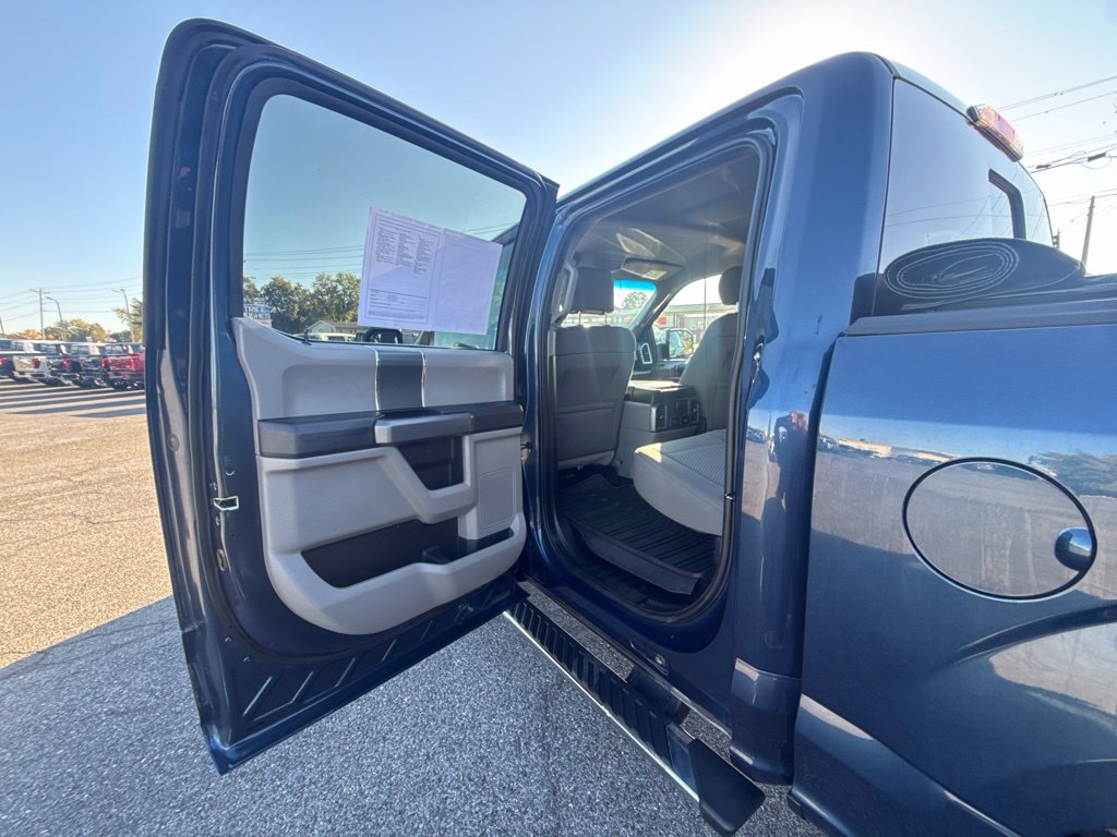 Used 2017 Ford F150 XLT w/ Equipment Group 302A Luxury AWD/4WD image 12