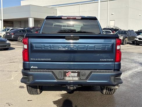 Used 2021 Chevrolet Silverado 1500 Custom image 3