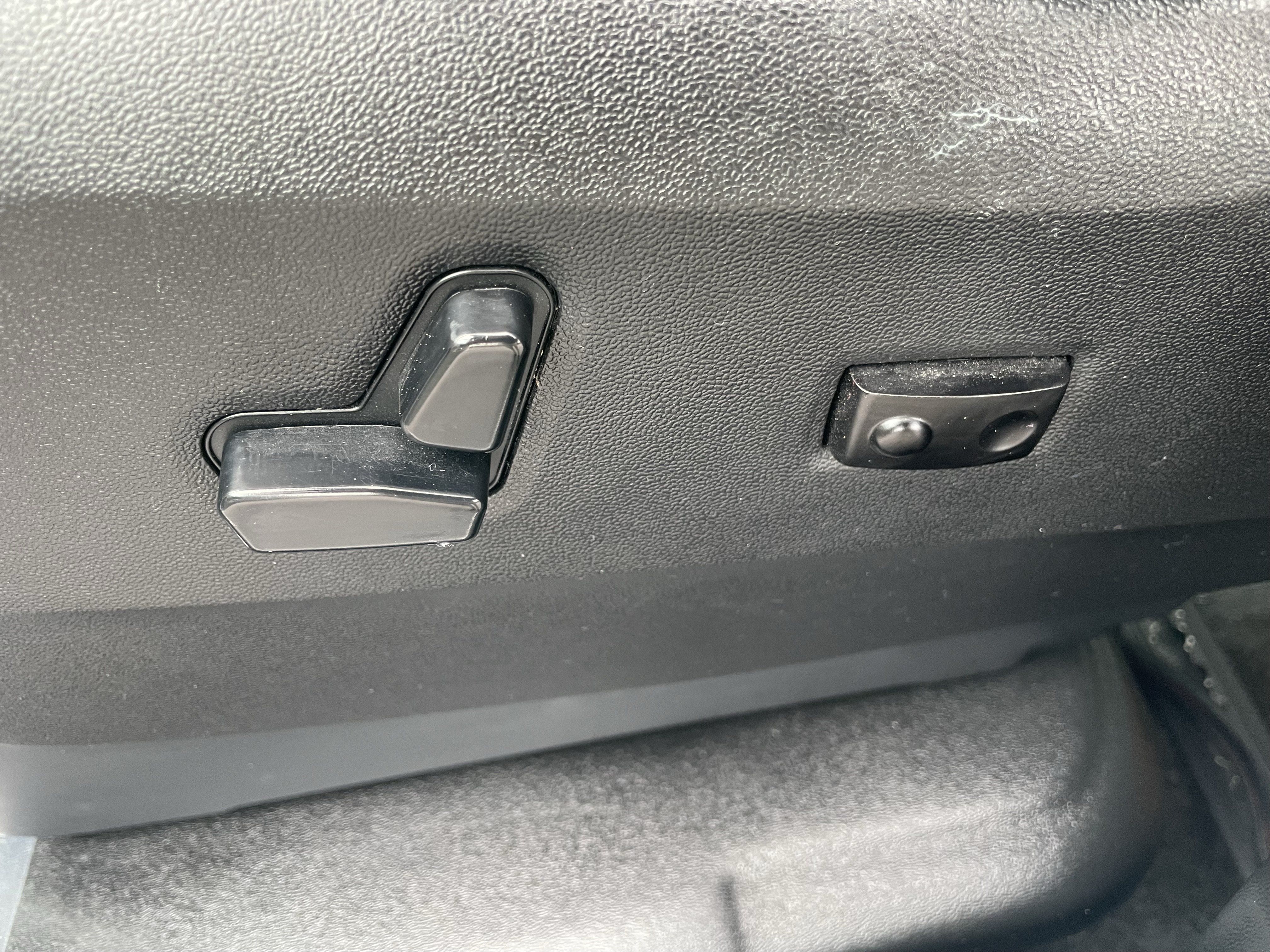 Used 2019 Dodge Grand Caravan SE FWD image 13