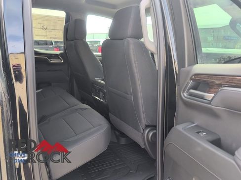 New 2025 GMC Sierra 1500 Elevation image 19