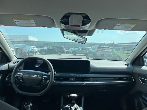 Used 2025 Kia K4 FWD image 33
