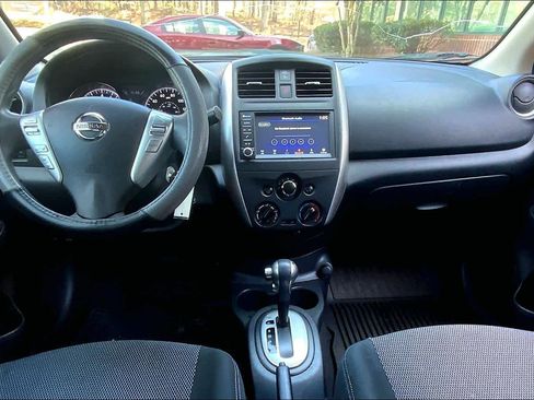 Used 2019 Nissan Versa SV image 14