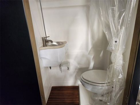 Used 2019 Mercedes-Benz Sprinter 170 image 34