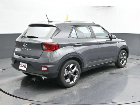 Used 2025 Hyundai Venue SEL FWD image 7