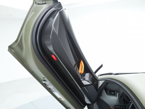 Used 2020 Lamborghini Aventador SVJ image 25