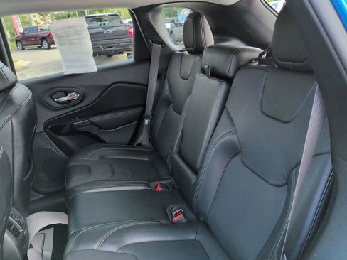 Certified 2023 Jeep Cherokee Altitude Lux AWD/4WD image 13