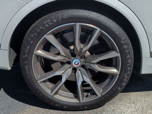 Certified 2022 BMW X7 M50i image 13