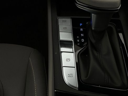 Used 2025 Hyundai Elantra SEL image 24