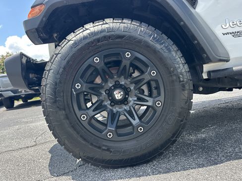 Used 2018 Jeep Wrangler Unlimited Sport AWD/4WD image 12