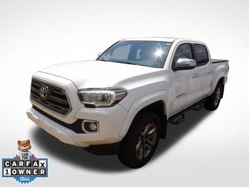 Used 2016 Toyota Tacoma Limited w/ Towing Package RWD image 8