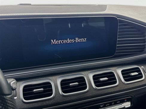 Used 2023 Mercedes-Benz GLS 580 4MATIC image 13