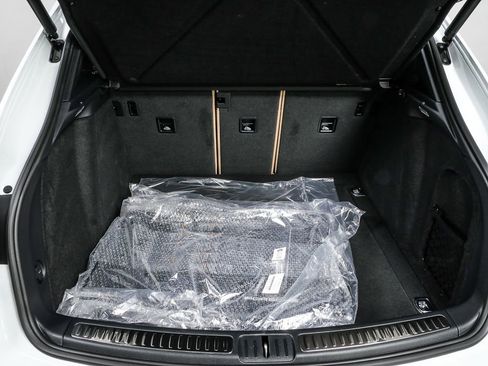 New 2026 Porsche Macan image 34