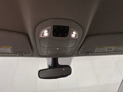 Used 2023 Chrysler Pacifica Touring-L FWD image 25