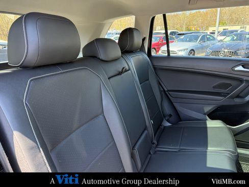 Used 2021 Volkswagen Tiguan SE AWD/4WD image 26