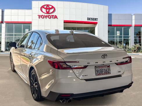 Certified 2025 Toyota Camry SE image 5