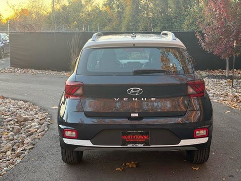 New 2026 Hyundai Venue SEL image 4