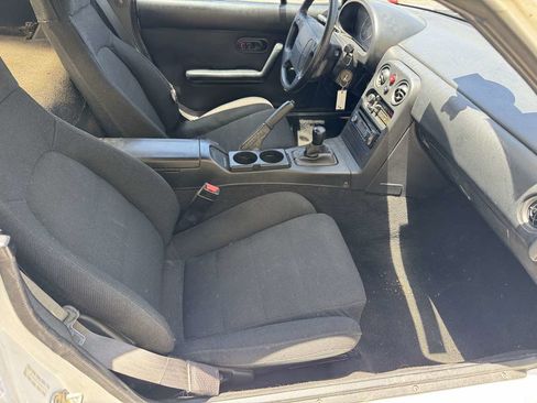 Used 1993 MAZDA MX-5 Miata RWD image 10
