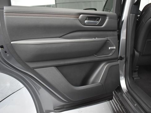 New 2025 Nissan Armada SL w/ Captain's Chari Seat Package image 16