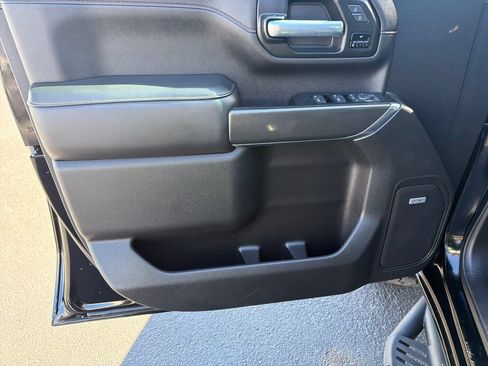 Used 2020 GMC Sierra 2500 AT4 w/ AT4 Premium Package AWD/4WD image 18