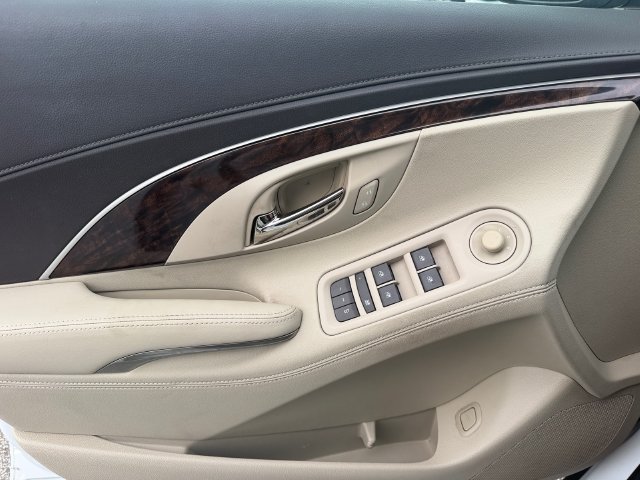 Used 2016 Buick LaCrosse Leather FWD image 31