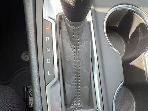 Used 2020 Chevrolet Equinox LT image 20