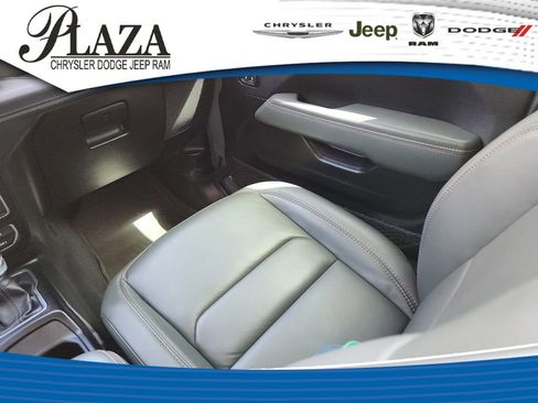 Certified 2024 Jeep Gladiator Mojave AWD/4WD image 16