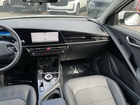 Used 2023 Kia Niro Wind FWD image 16