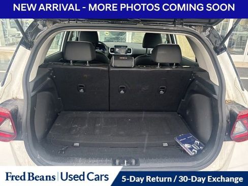 Used 2023 Hyundai Venue Limited FWD image 8