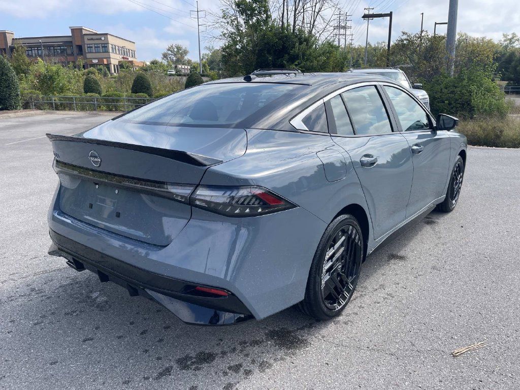 New 2027 Nissan Sentra SR w/ SR Premium Package FWD image 3