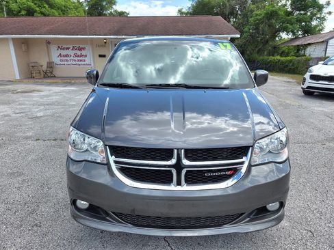Used 2017 Dodge Grand Caravan SXT image 6