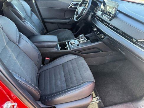 Used 2024 Mitsubishi Outlander SE image 11