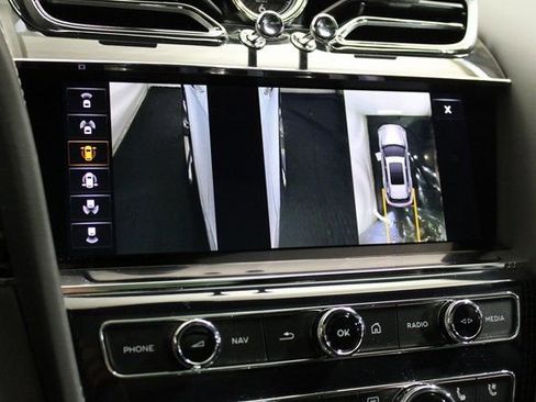 Used 2023 Bentley Bentayga Extended Wheelbase image 33