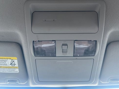 Used 2019 Nissan Frontier SV image 16