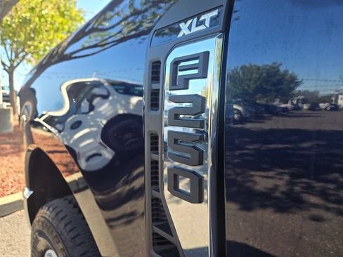 Used 2024 Ford F250 XLT w/ FX4 Off-Road Package AWD/4WD image 9