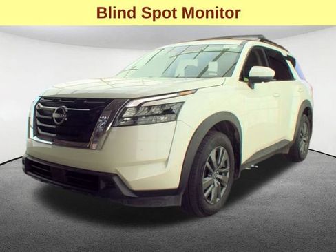 Used 2024 Nissan Pathfinder SV w/ Cargo Package AWD/4WD image 4