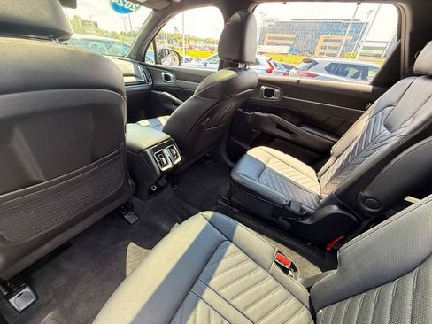 Used 2024 Kia Sorento SX Prestige AWD/4WD image 25
