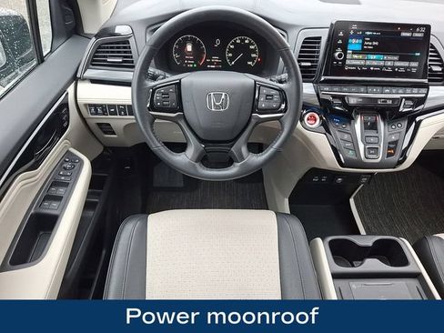 Used 2025 Honda Odyssey Elite image 3