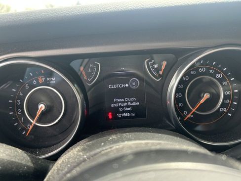 Used 2018 Jeep Wrangler Unlimited Sport S AWD/4WD image 9