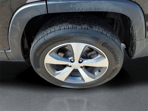 Used 2022 Jeep Cherokee Limited image 7