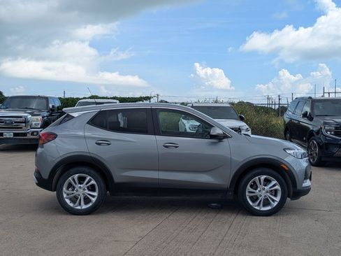 Used 2023 Buick Encore GX Preferred w/ Cold Weather Comfort Package FWD image 4