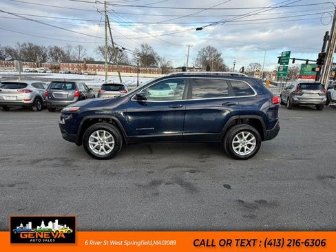 Used 2015 Jeep Cherokee Latitude w/ Comfort/Convenience Group image 8