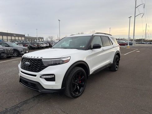 Certified 2020 Ford Explorer ST w/ ST Street Pack image 3