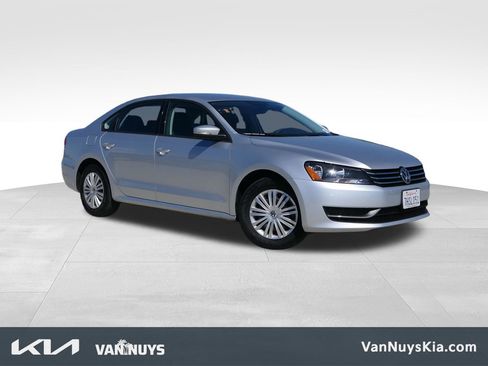 Used 2015 Volkswagen Passat 1.8T Limited Edition image 1