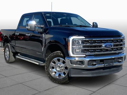 Certified 2023 Ford F250 Lariat w/ Chrome Package image 3