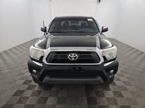 Used 2013 Toyota Tacoma PreRunner w/ SR5 Pkg RWD image 2
